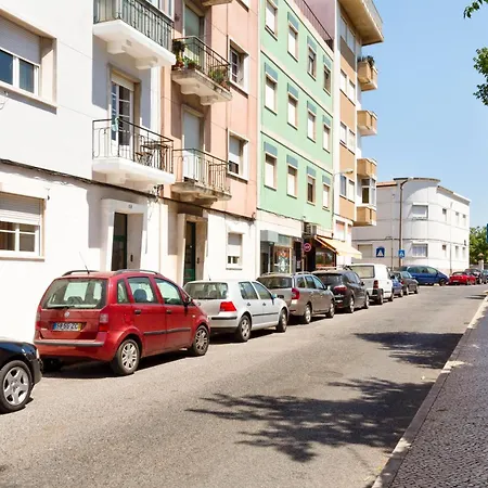 Flh Alcantara Stylish Duplex With Terrace Lissabon